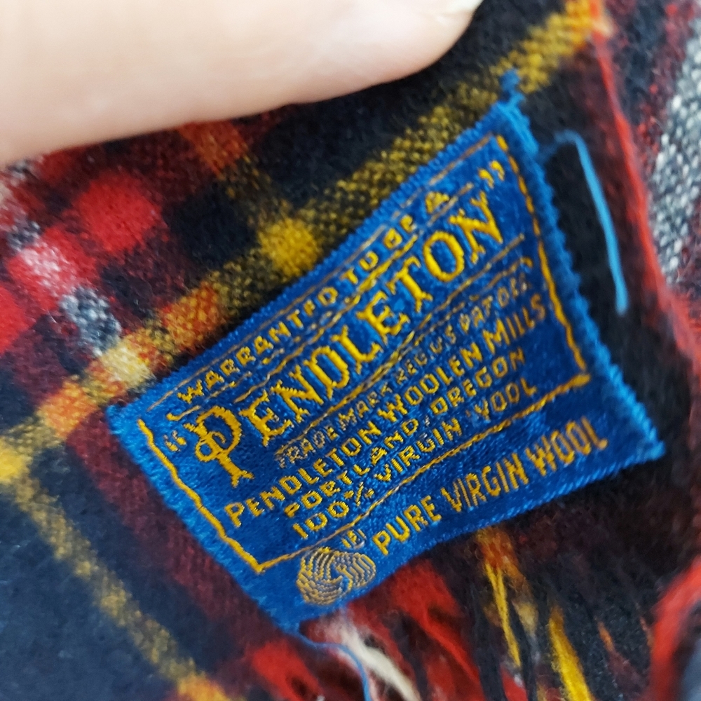 Pendleton Virginia wool plaid scarf Red and Blue - Picture 3 of 3